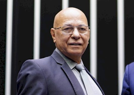 Deputado pede para deixar o PL em meio a investigação sobre suposto relacionamento com adolescente
