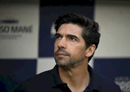 Abel vê Palmeiras irregular em 2025 e diz que mereceu empate: 'Decisões mal tomadas'