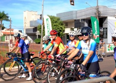 Nova Andradina recebe centenas de ciclistas no Team Route Speed Race