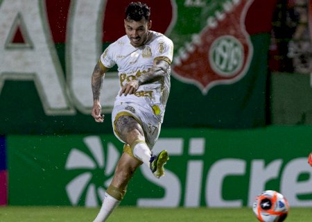 Lateral do Mirassol reage a demissão de Barroca: 'Vai com Deus, tchau'
