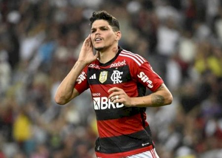 Decisivo em clássicos pelo Flamengo, Ayrton Lucas busca primeiro gol contra o Botafogo