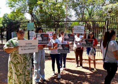 Em protesto, mulheres pedem retorno de PMs afastadas do Promuse