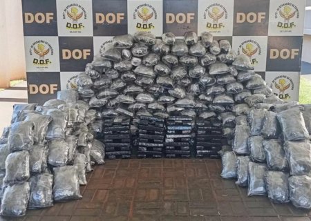 Motorista foge para matagal e abandona carregamento de skank de R$ 1,5 milhão