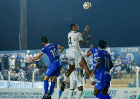 Com gol no apagar das luzes, Operário bate Ivinhema e sai em vantagem na final