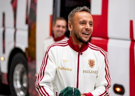 Rafinha vai a jogo de astros do Bayern sem avisar Coritiba e irrita a torcida