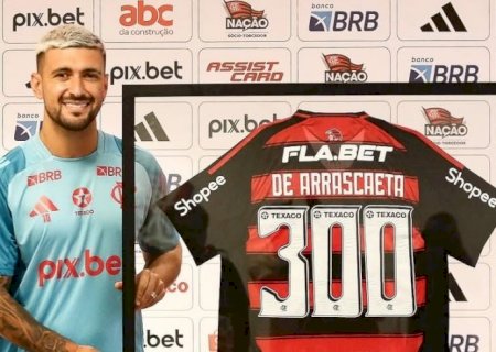 Arrascaeta se declara ao Flamengo após homenagem: ‘Gratidão’