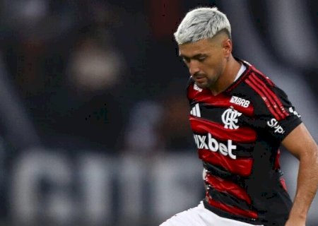 Arrascaeta sofre lesão no adutor da coxa e preocupa o Flamengo para a estreia do Brasileirão