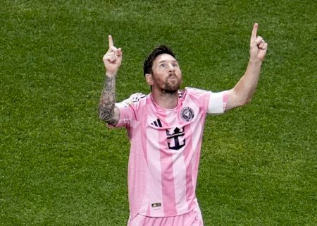 Messi cita admiração por Cristiano Ronaldo: 'Segue competindo no mais alto nível'