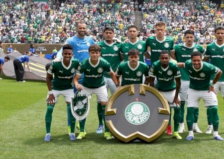 Eliminado, Palmeiras volta ao Brasil com R$ 215 mi em premiação