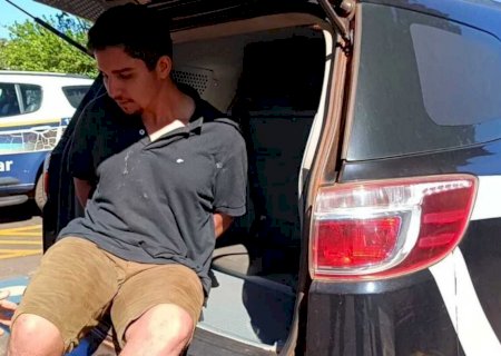 Filho que assassinou a mãe em MS vai continuar preso