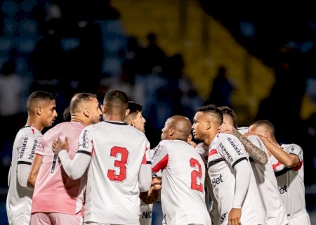 Série B 2025 tem lanterna com maior pontuação e menor distância para líder ao fim do turno