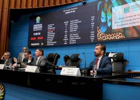 Deputados celebram o Dia do Professor e reforçam valorização da educação