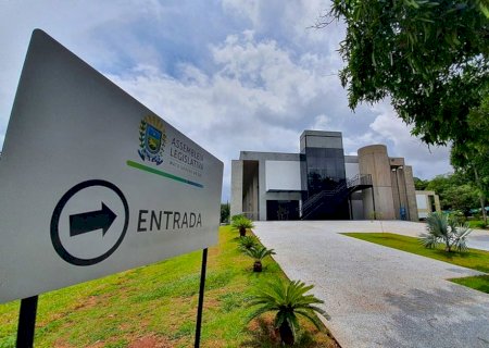 Agenda:  Sessão solene, posse de nova Frente e CCJR extraordinária estão previstas