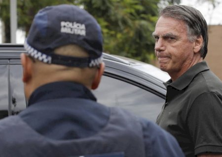 Defesa de Bolsonaro nega que ele tenha usado ou olhado o celular de Nikolas