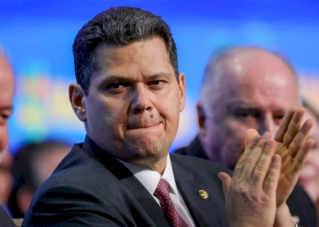 Alcolumbre desengaveta projetos e prepara 'pacote' em resposta à decisão de Gilmar