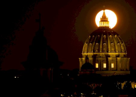 Lua cheia deste sábado é a primeira superlua do ano?