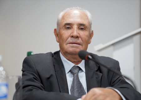 Vereador Cícero Leite faz alerta sobre “guerra espiritual' e destaca importância da família durante sessão na Câmara de Batayporã