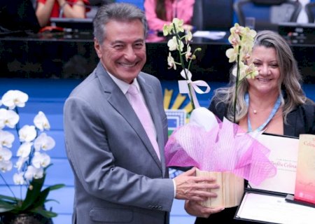 Hashioka celebra protagonismo feminino e homenageia Solange Fachin na Assembleia Legislativa