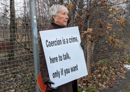 Cristã presa ao protestar contra o aborto tem vitóriaIdosa cristã segurava cartaz pró-vida em silêncio quando foi presa