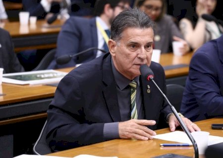 Flávio Dino impõe distância mínima entre deputado do PL e dirigente militar após ameaça