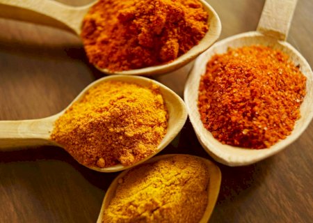Entenda por que o excesso de cúrcuma pode ser perigoso