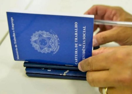 Brasileiros ainda preferem empregos com carteira assinada, aponta CNI