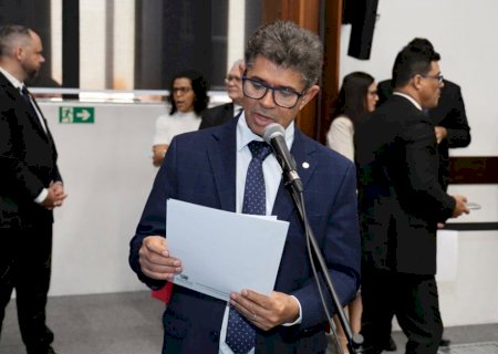 Homenagem aos pastores evangélicos é proposta durante sessão plenária da ALEMS                  Pastor Gilson Breder denominará a Medalha e o Diploma do Mérito Legislativo