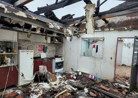Rapaz é preso suspeito de atear fogo na casa da ex por não aceitar término