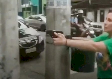 Justiça manda prender jornalista perseguido por Carla Zambelli