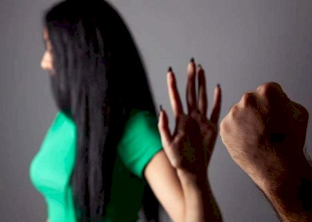 Violência contra mulheres vai além dos parceiros e cresce dentro das famílias em MS