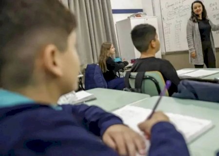 Piso do magistério pode gerar aumento de gastos para municípios com efeito cascata, alerta CNM