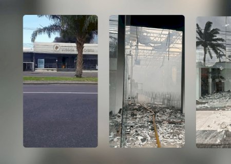 Incêndio de grandes proporções atinge igreja de Malafaia, e teto desaba