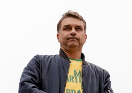 A virada de Flávio em nova pesquisa, os próximos passos da crise no STF e mais destaques do dia