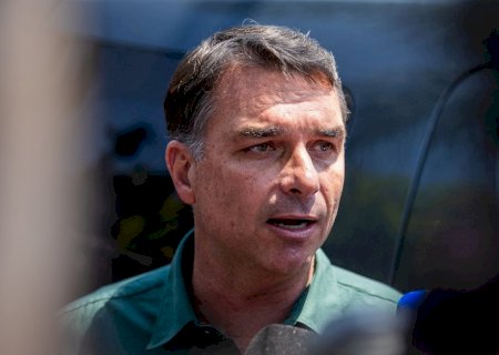 Flávio afirma que vai participar do debate da Band contra Lula