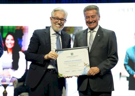 Em noite solene, Hashioka recebe título de Cidadão Sul-Mato-Grossense e reafirma compromisso com MS